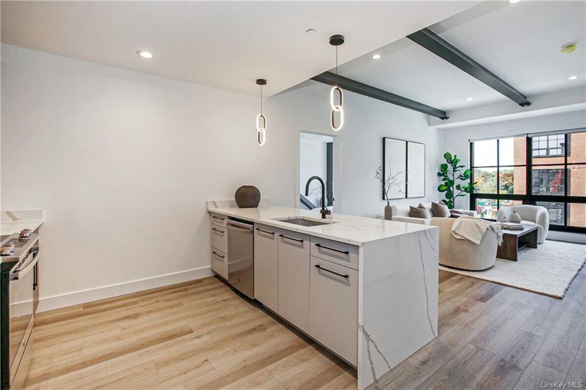 apartment to rent in 70 Memorial Plaza, 209 Pleasantville, New York