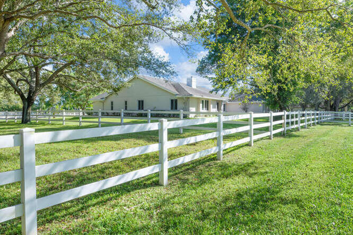 apartment to rent in 2760 Appaloosa Trail Wellington, Florida