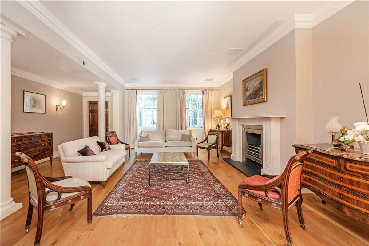 flat for sale in Warwick Square, Pimlico, London, SW1V VIC180116