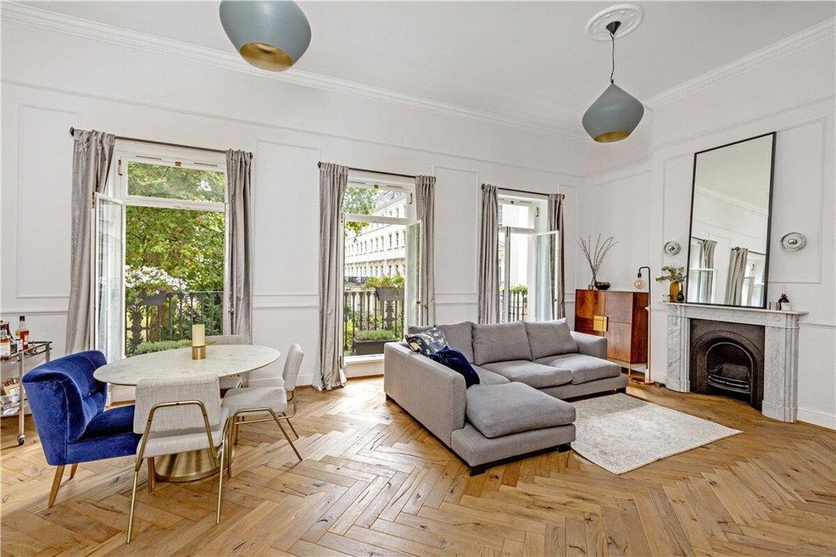 flat for sale in Hartington House, 4 Drummond Gate, Pimlico, London