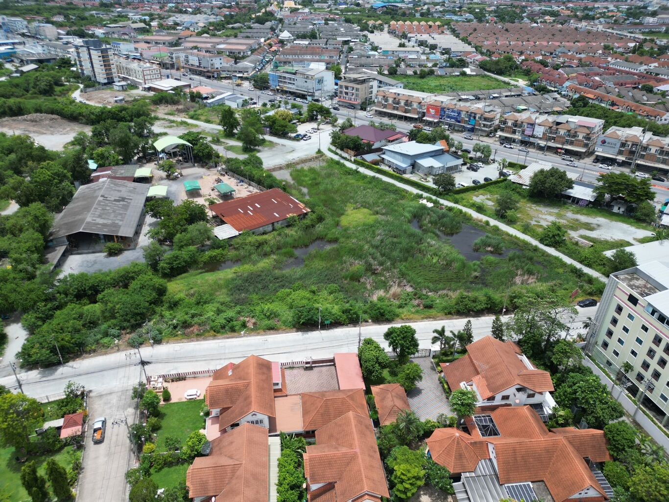 Image of Land for Sale, 5-2-73.9 rai, On Soi Silavadee Village, Samet-Ang Sila Road, Chon Buri