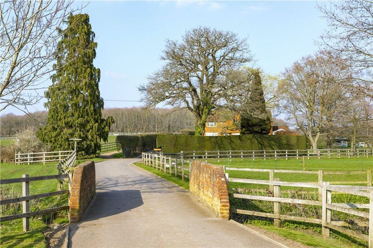 house for sale in Chobham Park Lane, Chobham, Woking, Surrey, GU24 VIR110134 Knight Frank