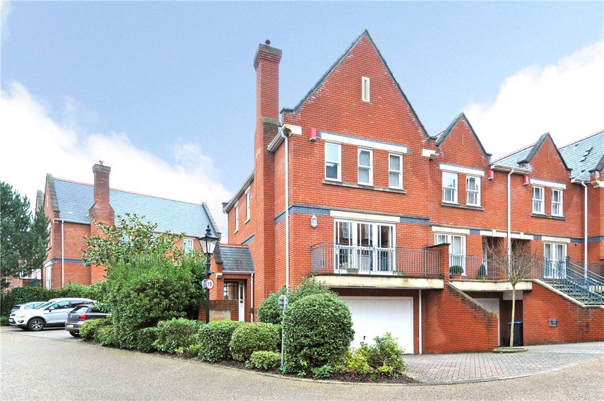 house for sale in Holloway Drive, Virginia Park, Virginia Water, Surrey, GU25 VIR140003