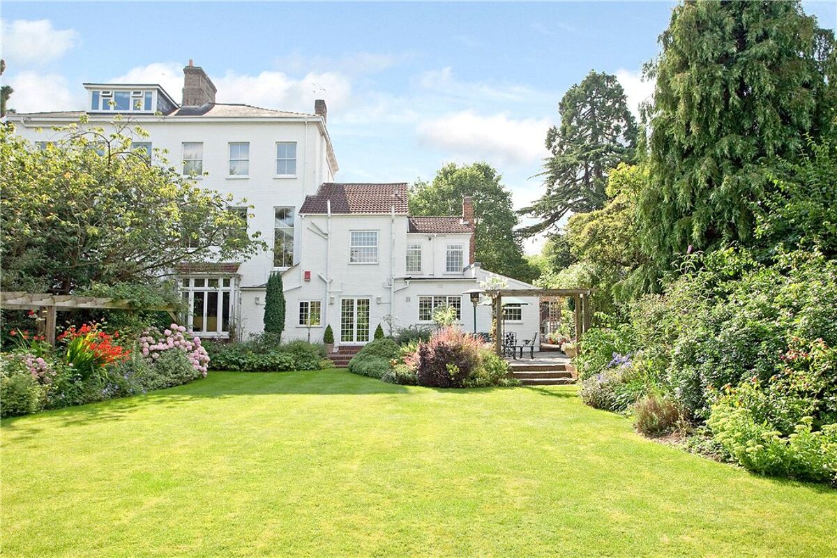 house for sale in Southlea Road, Datchet, Slough, Berkshire, SL3