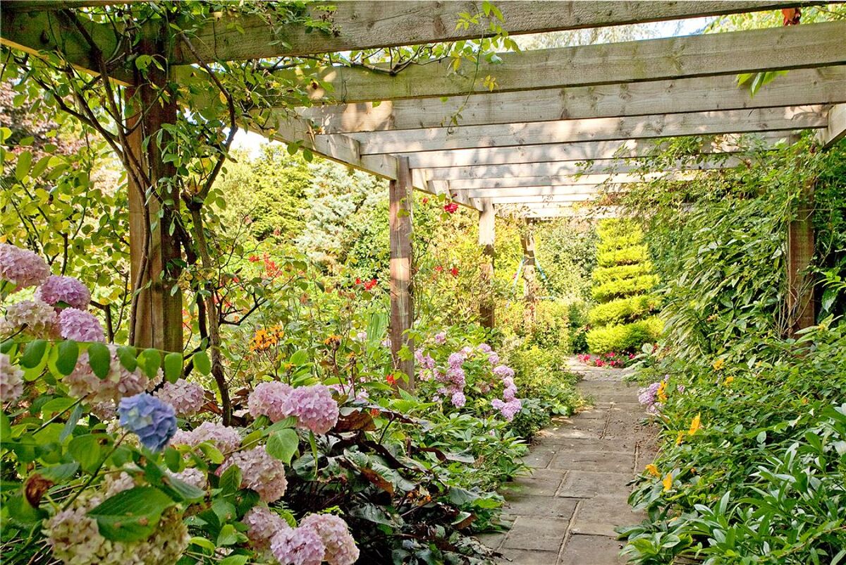 house for sale in Southlea Road, Datchet, Slough, Berkshire, SL3