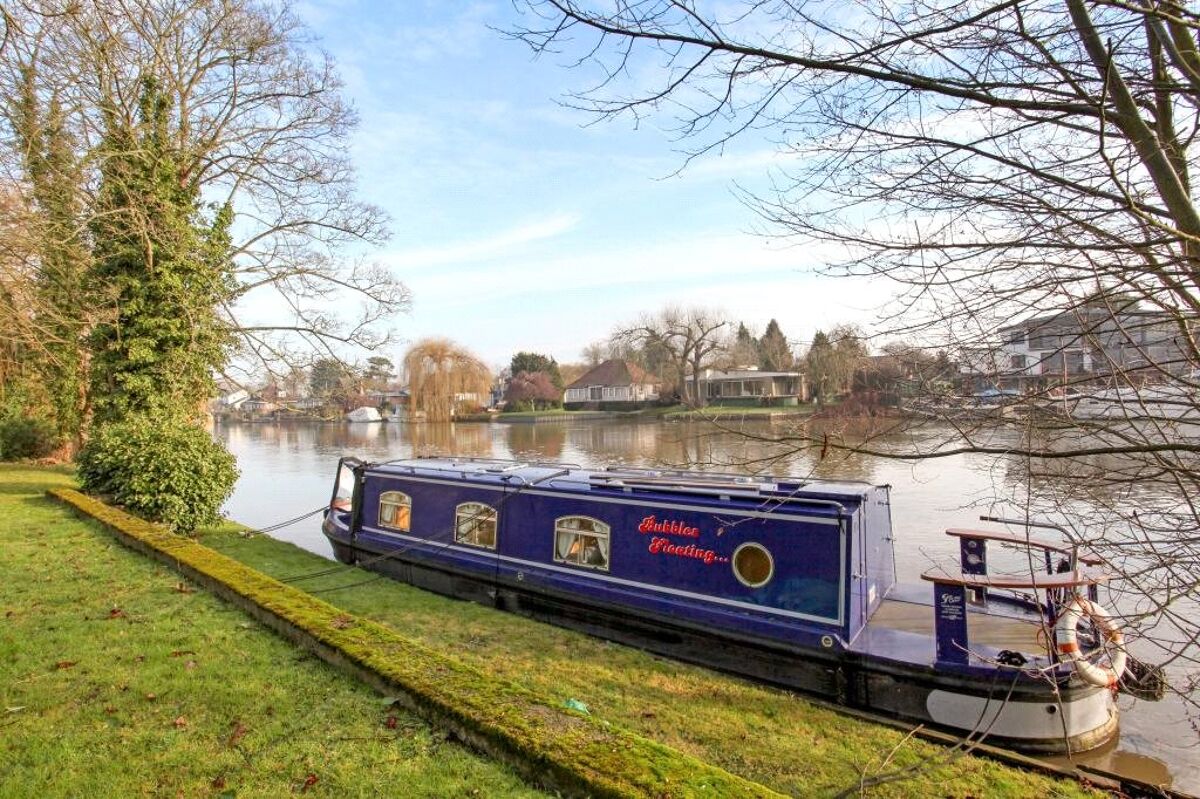 flat for sale in The Friary, Windsor, Berkshire, SL4 VIR140124