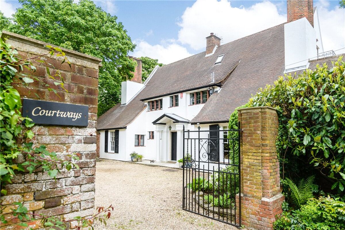 house for sale in Middle Hill, Egham, Surrey, TW20 VIR150004 Knight