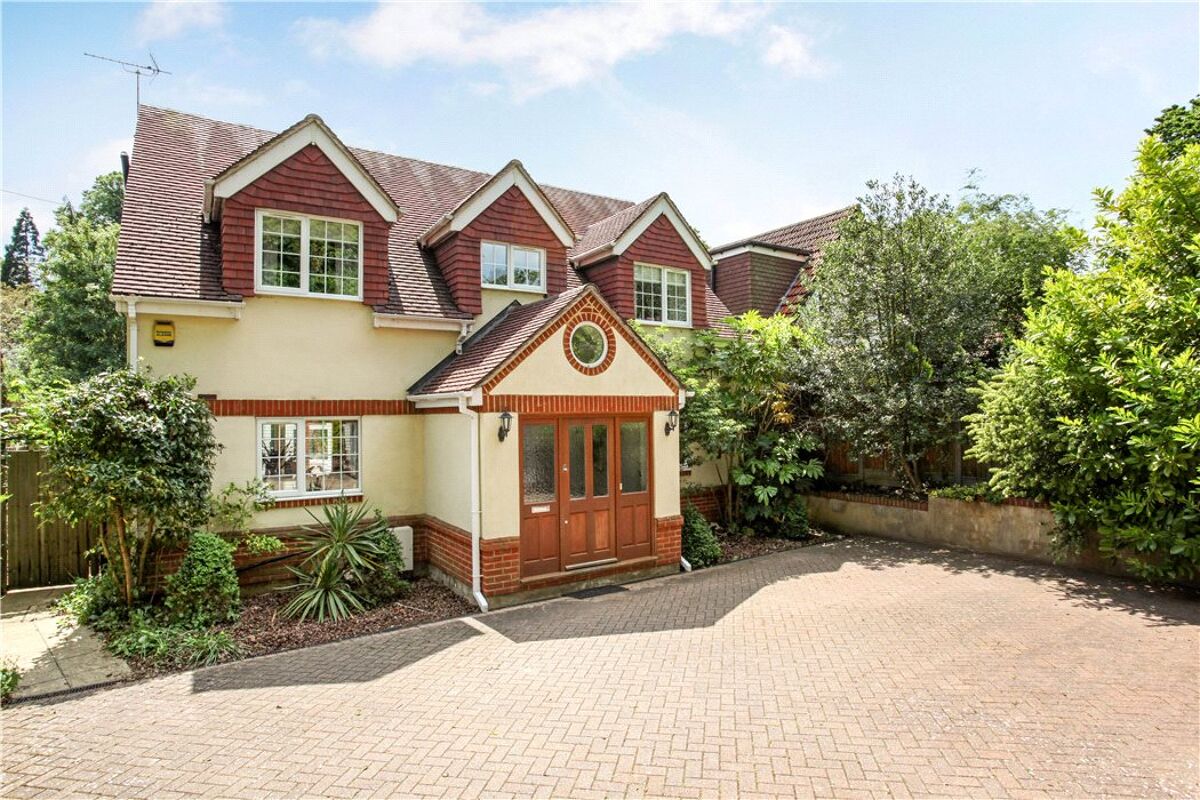 Onroerend goed te koop Middle Hill, Englefield Green, Surrey, TW20