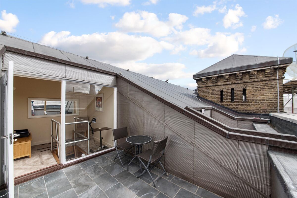 flat for sale in Ivory House,