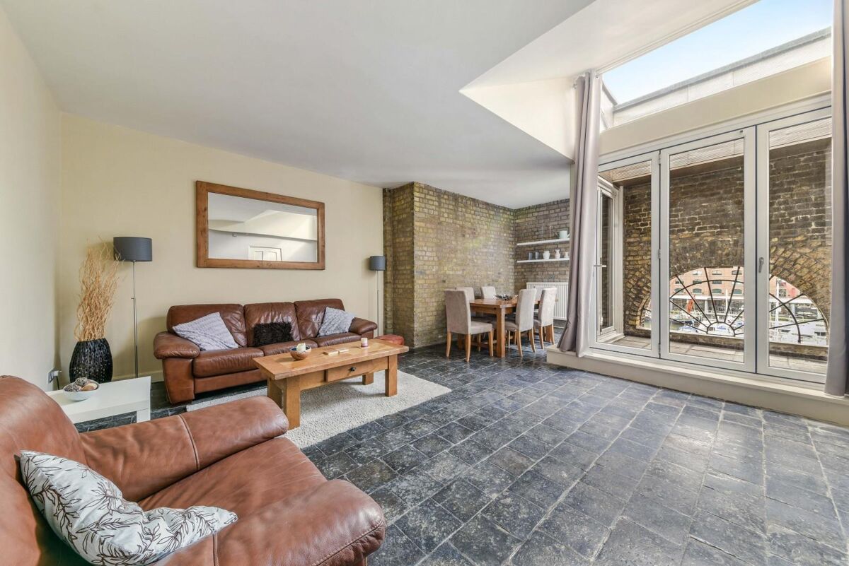 flat for sale in Ivory House, St Katharine Docks, E1W. WAP080039