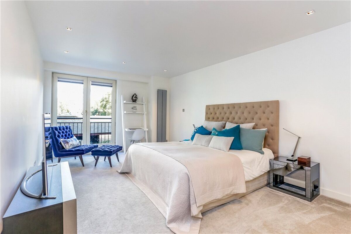 flat for sale in Keepier Wharf, 12 Narrow Street, Limehouse, London, E14 WAP140106 Knight Frank