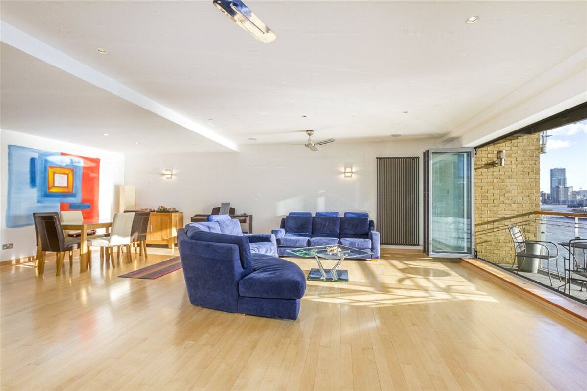 Flat For Sale In Phoenix Wharf 14 16 Narrow Street Wapping London E14 Wap Knight Frank