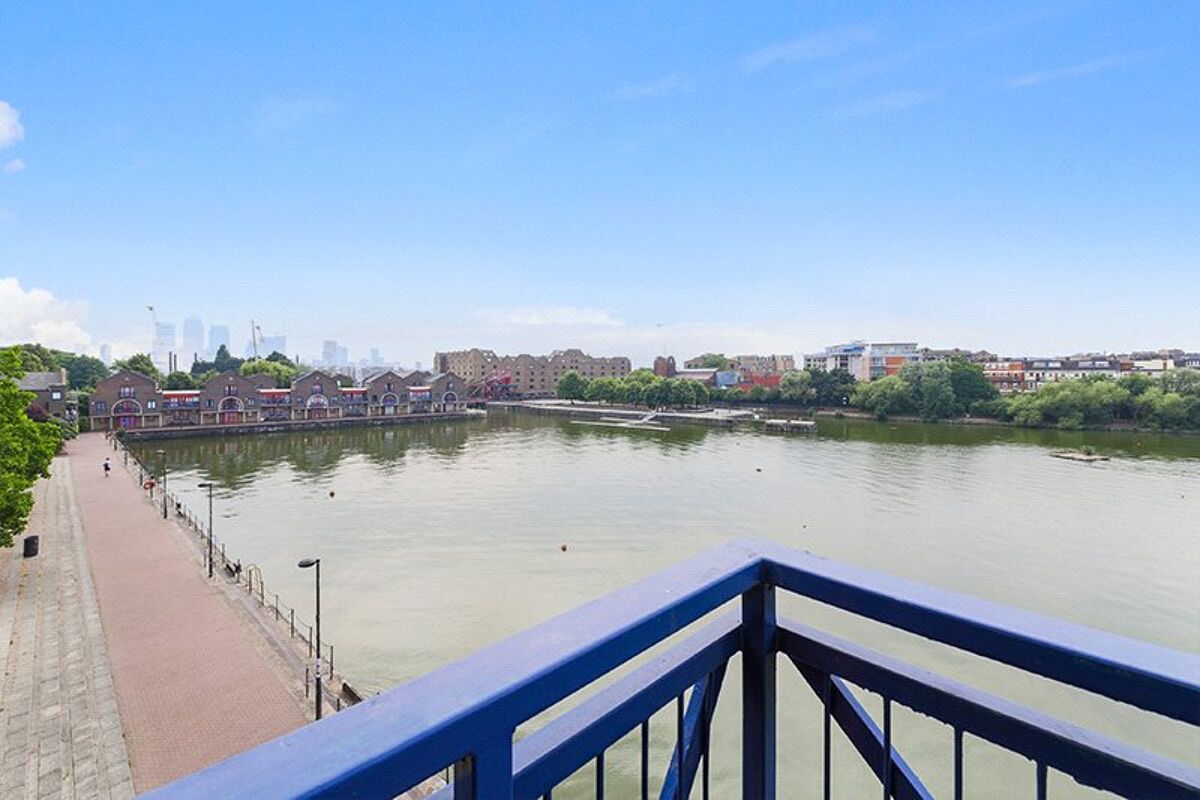 flat for sale in Newlands Quay, London, E1W WAP150129 Knight Frank