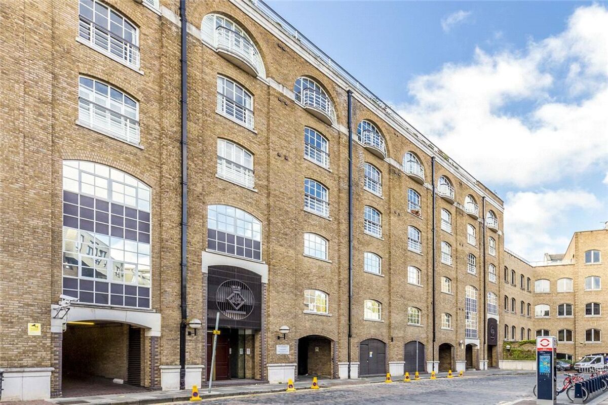 flat for sale in Presidents Quay House, 72 St. Katharines Way, London