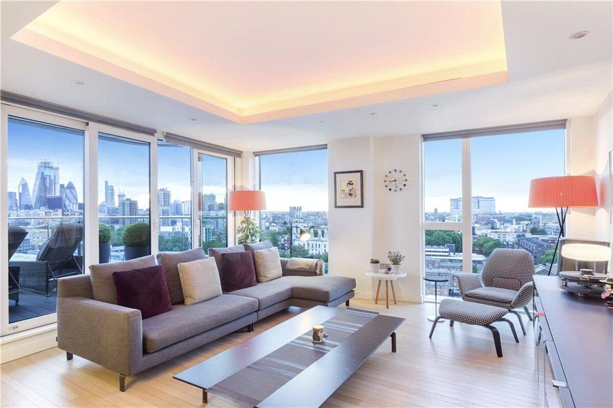 flat for sale in Park Vista Tower, 5 Cobblestone Square, London, E1W