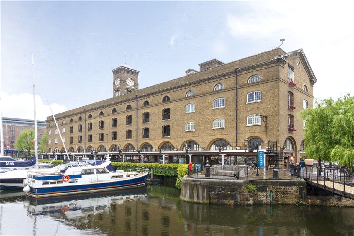 flat for sale in Ivory House, East Smithfield, London, E1W WAP170101