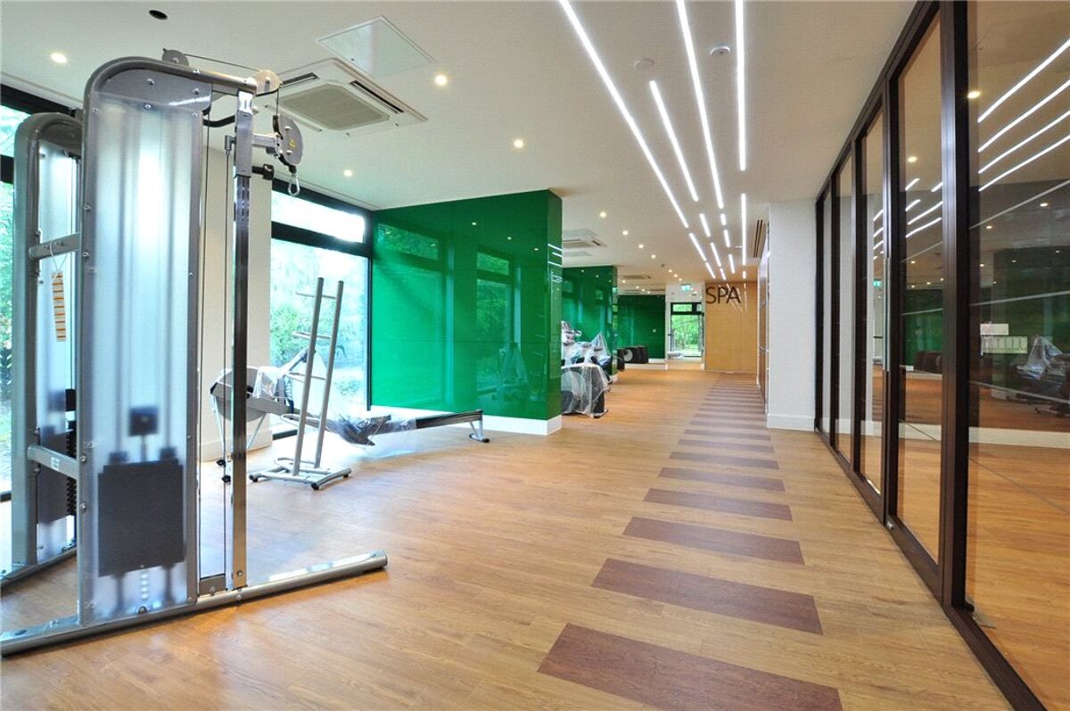 flat for sale in Park Vista Tower, 5 Cobblestone Square, Wapping