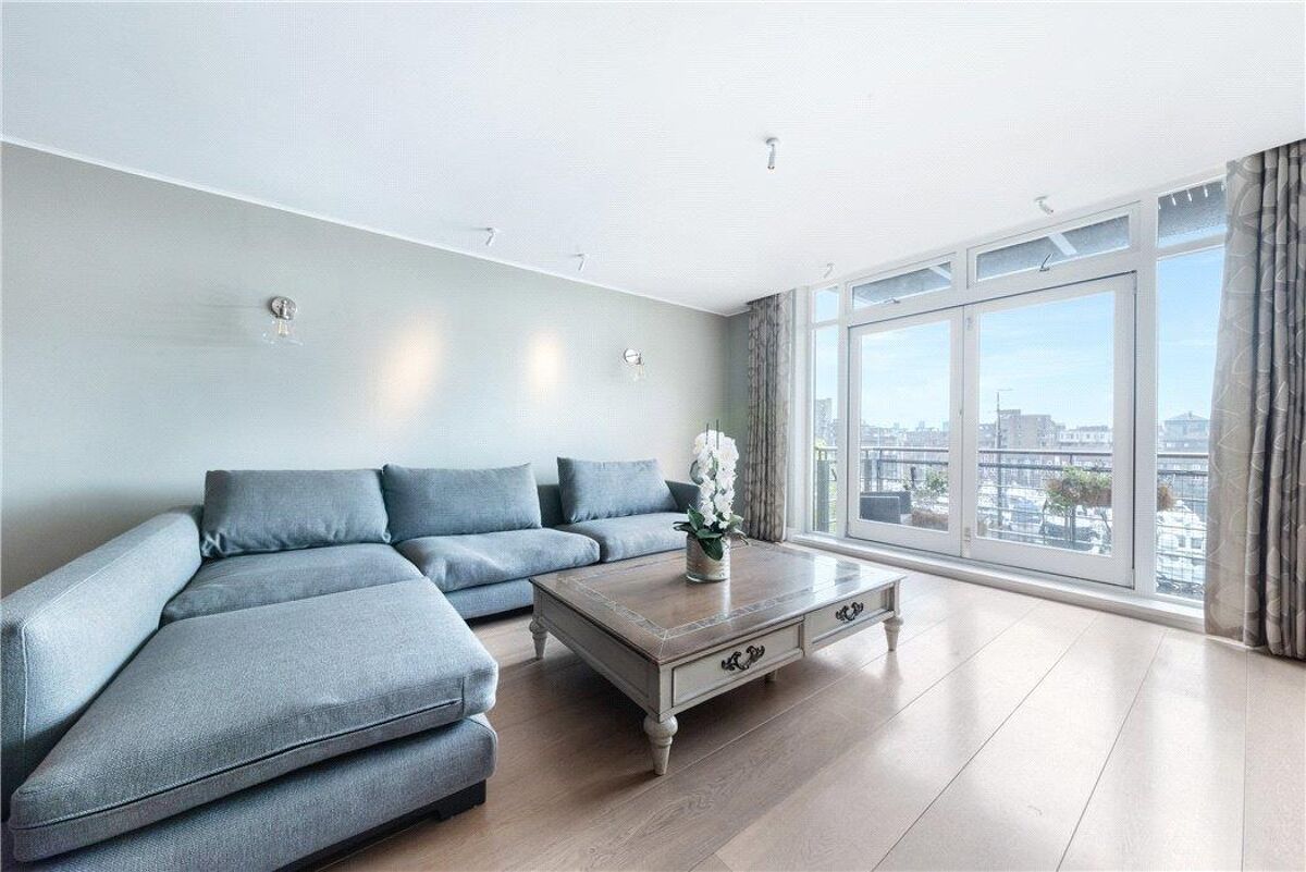 flat for sale in Merganser Court, Star Place, Wapping, London, E1W
