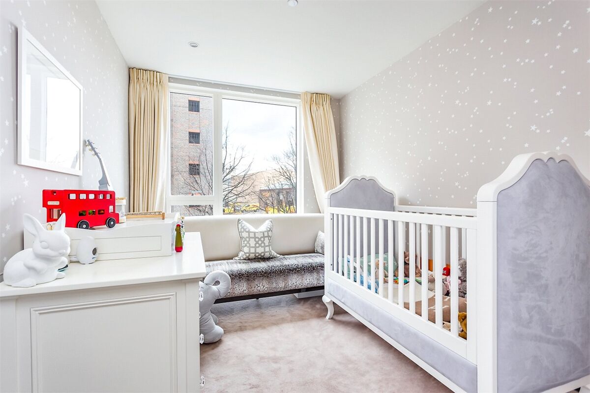 flat for sale in Park Vista Tower, 5 Cobblestone Square, London, E1W