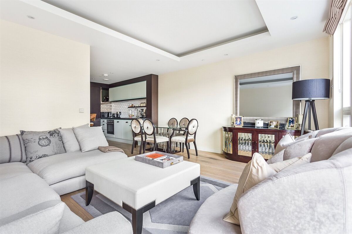 flat for sale in Park Vista Tower, 5 Cobblestone Square, London, E1W