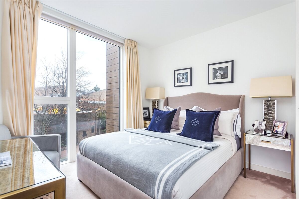 flat for sale in Park Vista Tower, 5 Cobblestone Square, London, E1W