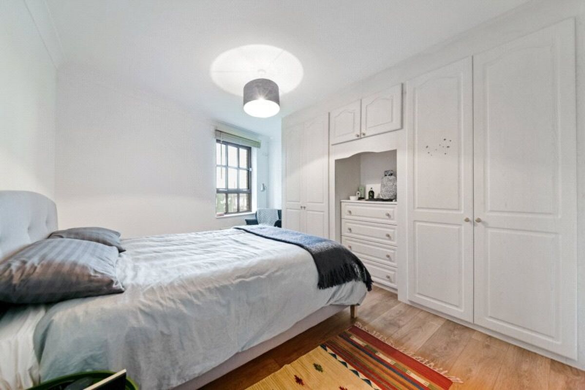 flat for sale in Tower Bridge Wharf, 86 St. Katharines Way, London, E1W