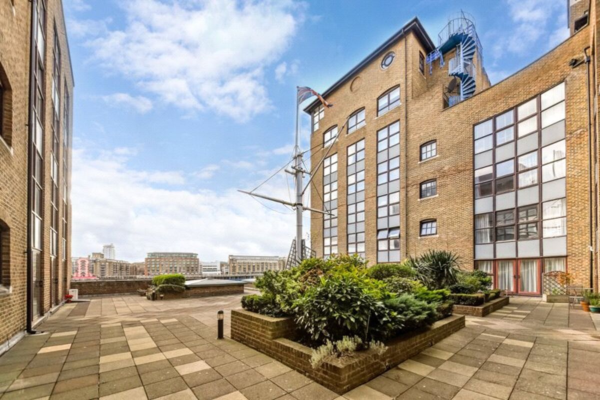 flat for sale in Tower Bridge Wharf, 86 St. Katharines Way, London, E1W