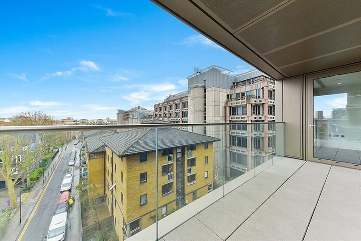 flat to rent in Royal Mint Gardens, Royal Mint Street, London, E1 WAQ012071865 Knight Frank