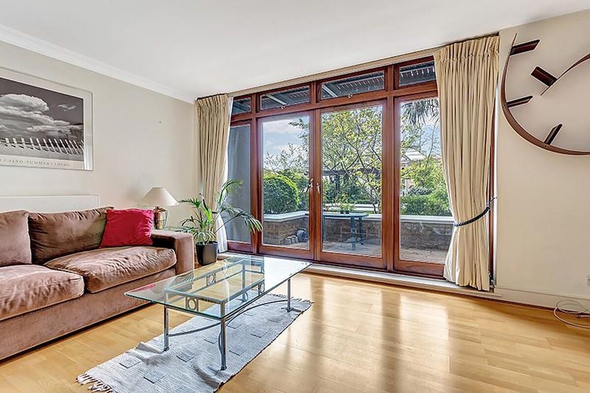 flat to rent in Turnstone House, Star Place, St Katherine Docks, London, E1W WAQ012218436