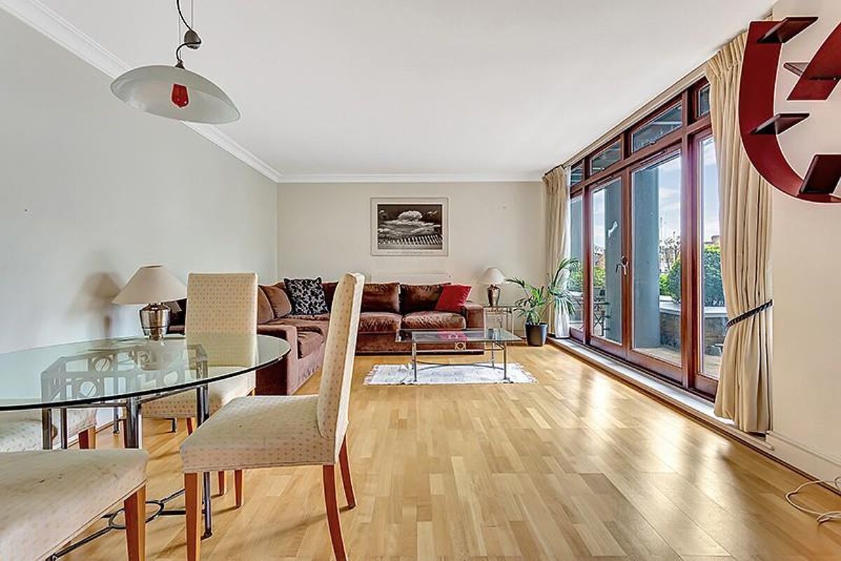 flat to rent in Turnstone House, Star Place, St Katherine Docks, London, E1W WAQ012218436