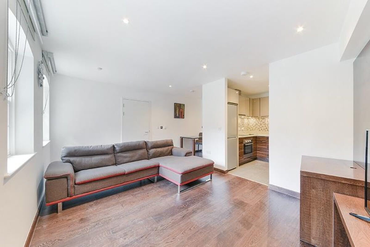 flat to rent in Queen Victoria Terrace, Sovereign Court, Wapping
