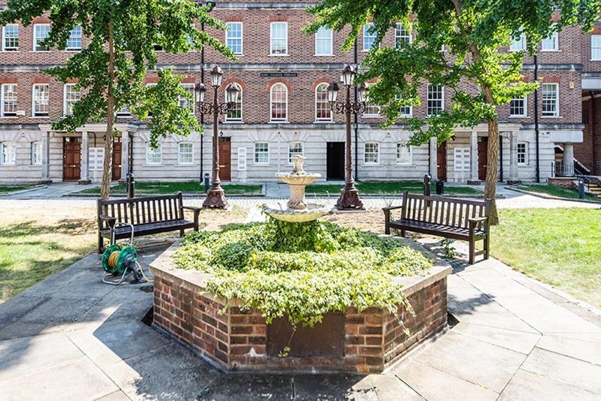 flat to rent in Queen Victoria Terrace, Sovereign Court, Wapping