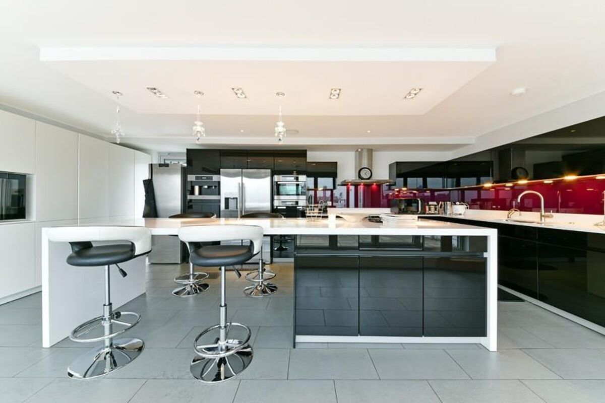 3 bedroom duplex penthouse apartment for rent in Cormorant Lodge, City