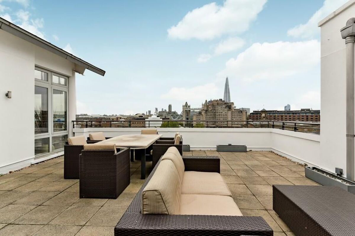 3 bedroom duplex penthouse apartment for rent in Cormorant Lodge, City Quay, St Katharine Docks
