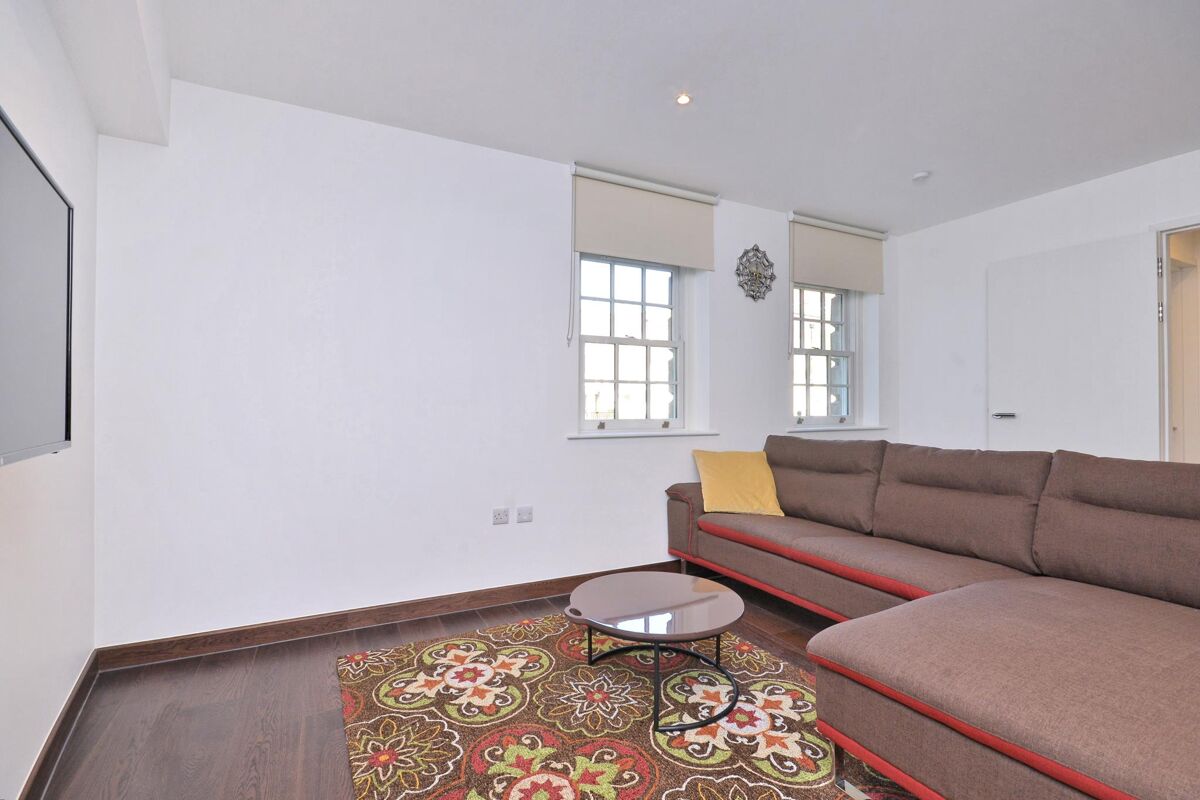 flat to rent in Queen Anne Terrace, Sovereign Court, Jewel Square
