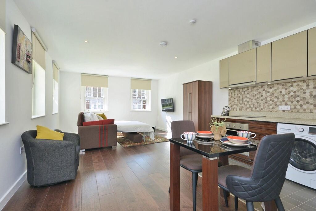 Image of King Henry Terrace, Sovereign Court, Wapping, London, E1W