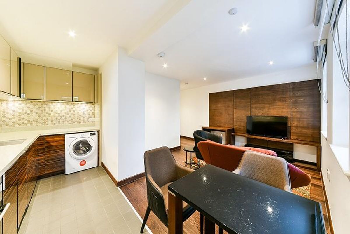 flat to rent in Queen Anne Terrace, Sovereign Court, Jewel Square