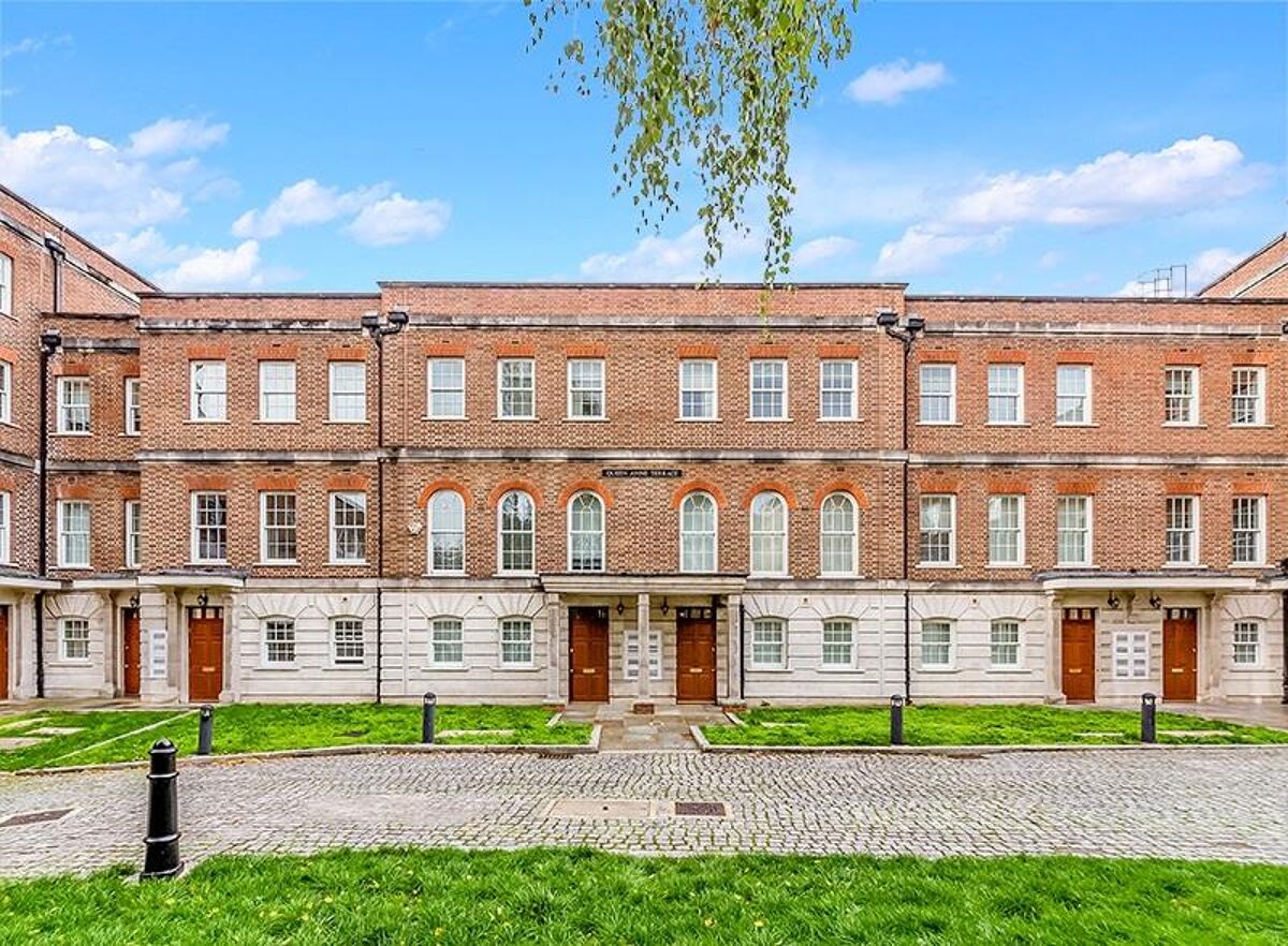 flat to rent in Queen Anne Terrace, Sovereign Court, Jewel Square