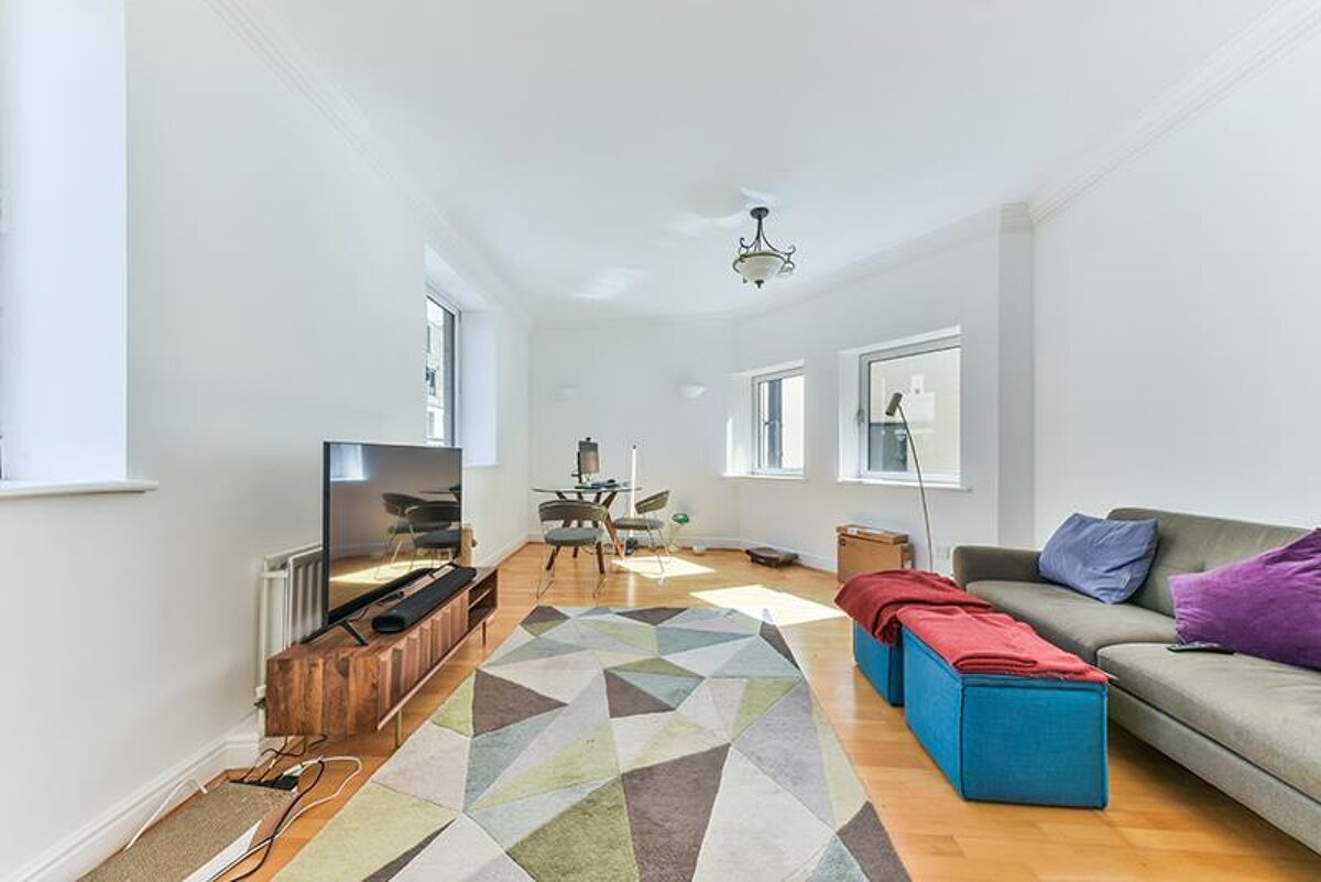 flat to rent in Trinity Square, City, London, EC3N WAQ012324709