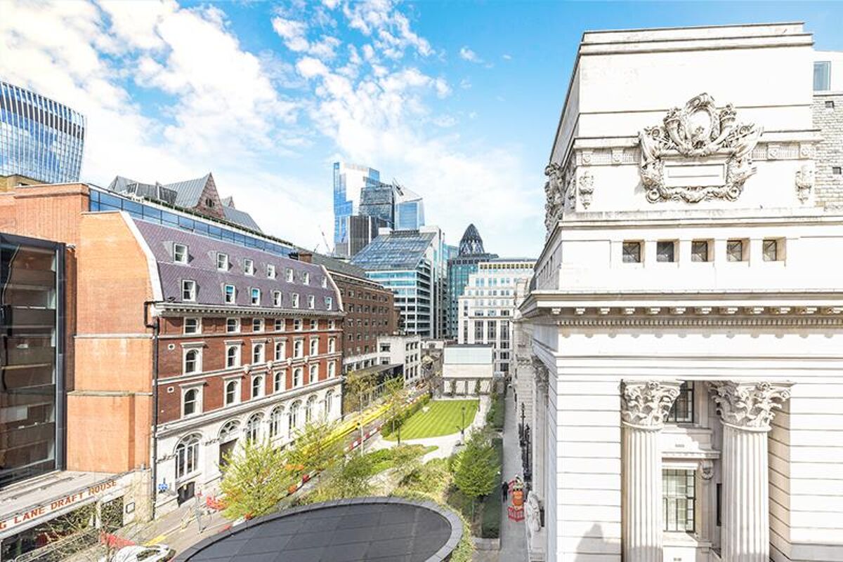 flat to rent in Trinity Square, City, London, EC3N WAQ012324709