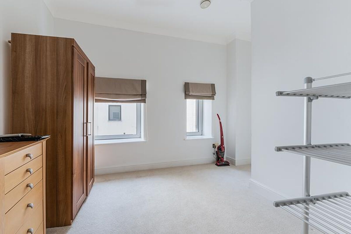 flat to rent in Trinity Square, City, London, EC3N WAQ012324709