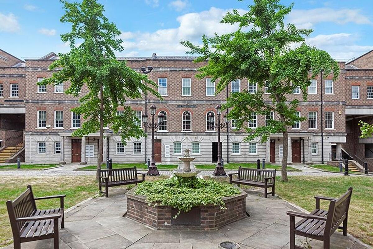 Flat to rent in King Charles Terrace, Sovereign Court, Wapping, London