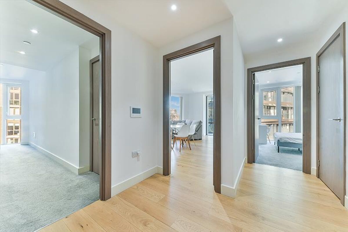 flat to rent in Admiralty House, Vaughan Way, Wapping, London, E1W