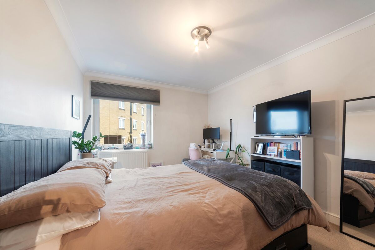 flat to rent in Stockholm Way, Wapping, London, E1W. WAQ012406682