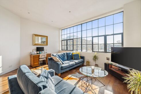 Picture of 2 bedroom flat for rent.