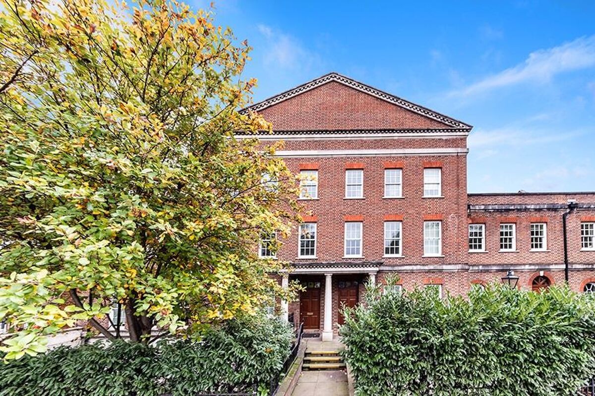 flat to rent in King Henry Terrace, The Highway, Wapping, London, E1W