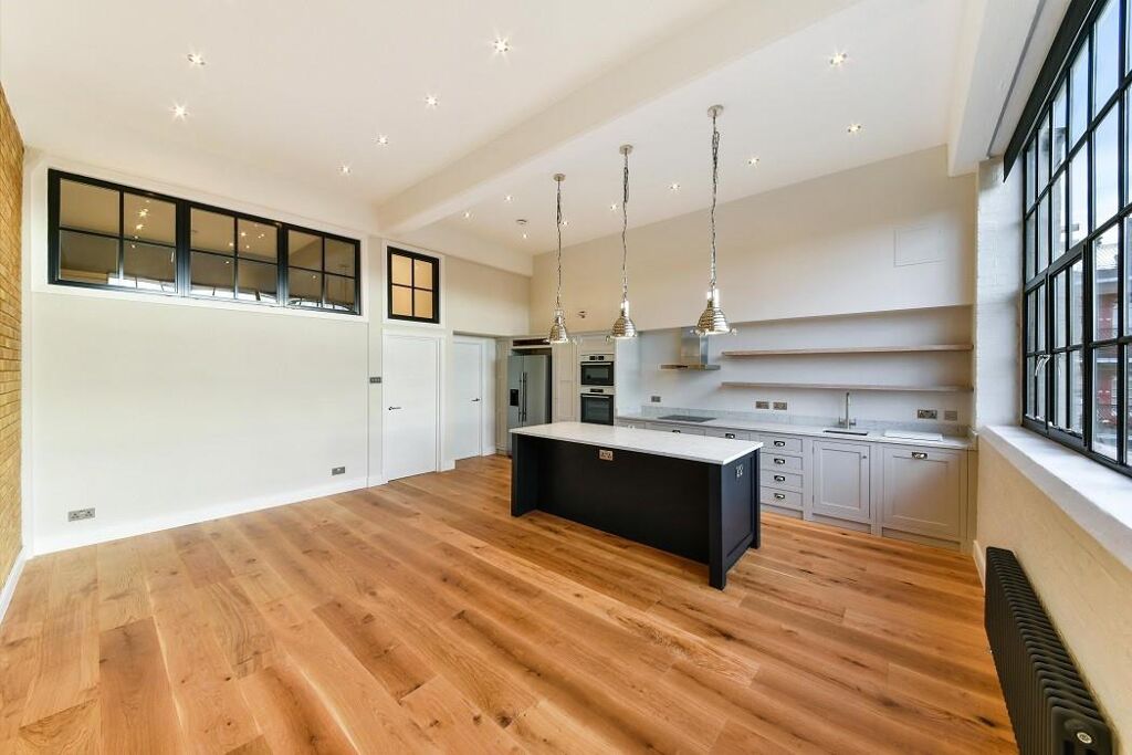 Image of Chimney Court, Wapping, E1W