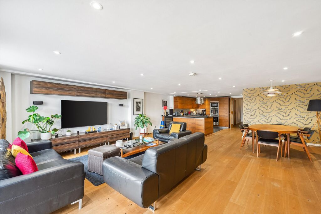 Image of Merchant Court, Wapping Wall, London, E1W.
