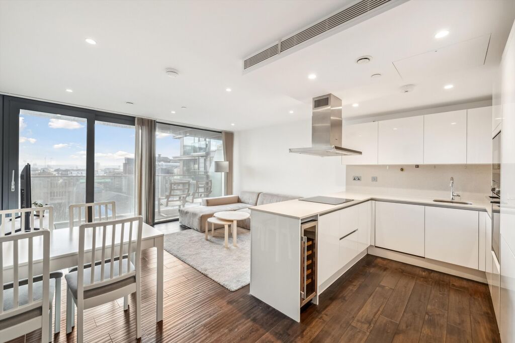 Image of Royal Mint Street, Tower Hill, London, E1.