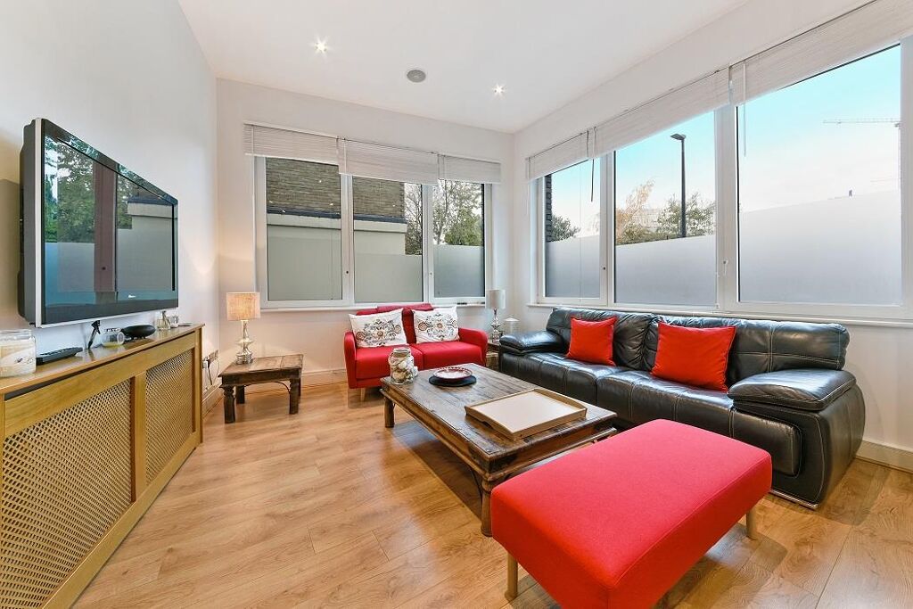 Image of Halcyon Wharf, Wapping High Street, Wapping, London, E1W